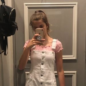 Meet your Posher, Ava